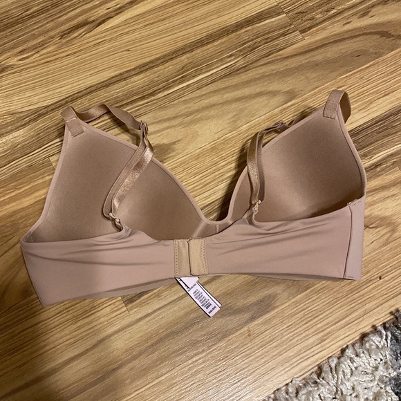 Victoria secret t-shirt lightly lined wireless bra - Picture 2 of 4